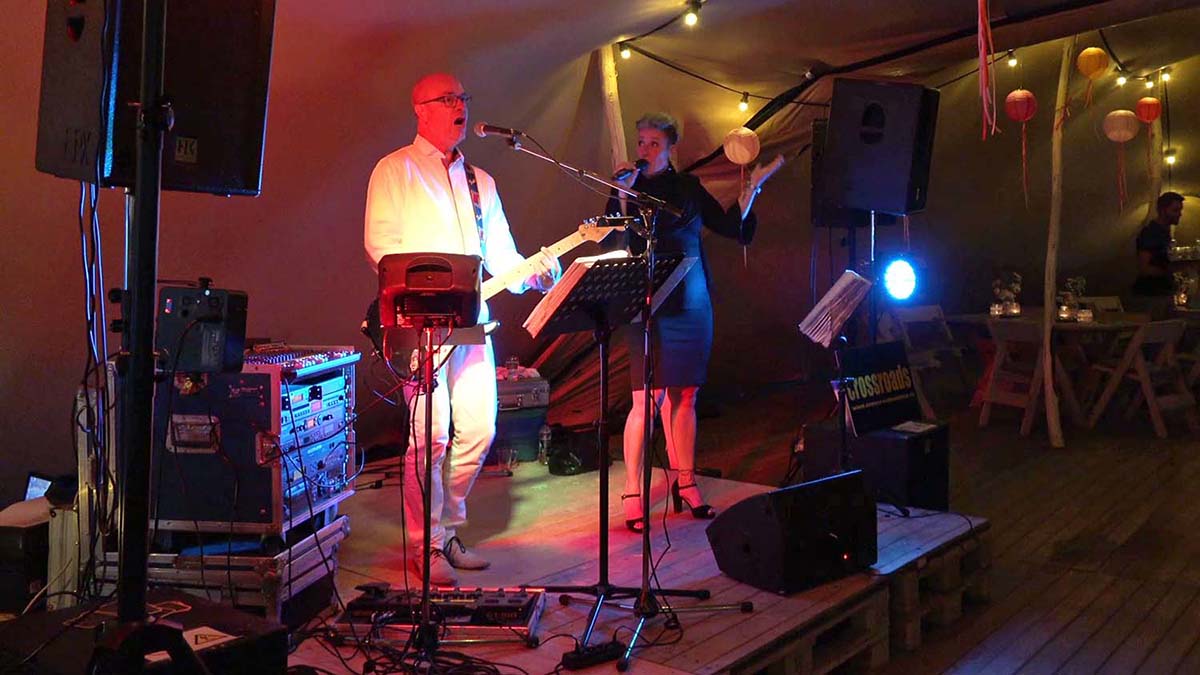 duo-crossroads-de-beste-muziek-band-bruiloftband-coverband-feestband-voor-live-muziek-op-bruiloftsfeest-huwelijksfeest-en-verjaardagsfeest-foto8